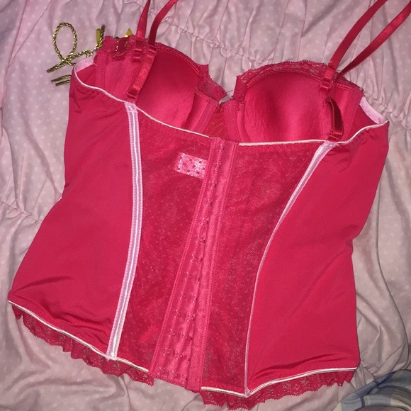 Ravishing red w lace corset - brand new! - Picture 2 of 7